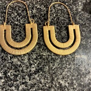 Elegant Gold Hoop Earrings